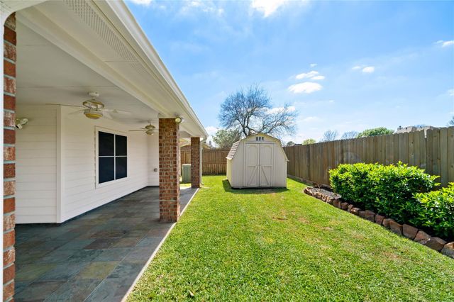 219 Spencer Landing E, La Porte, TX 77571