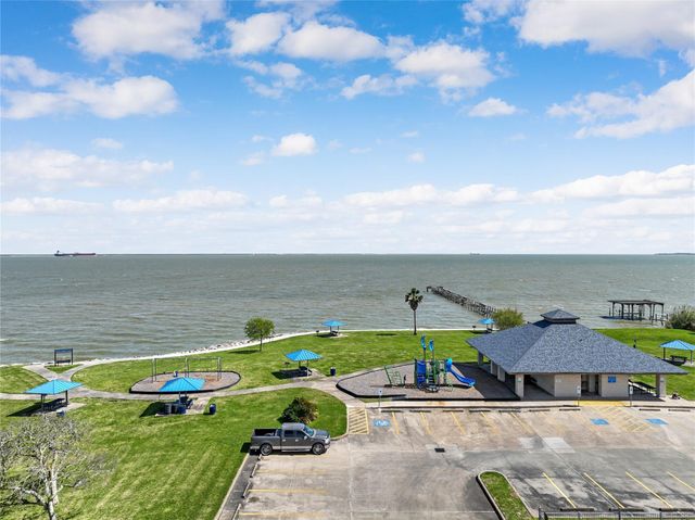 219 Spencer Landing E, La Porte, TX 77571