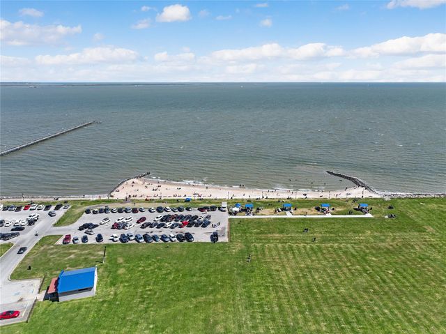 219 Spencer Landing E, La Porte, TX 77571