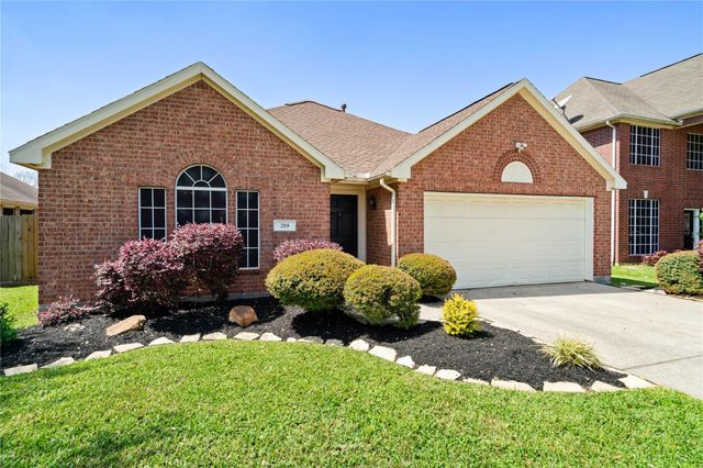 219 Spencer Landing E, La Porte, TX 77571