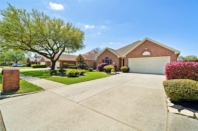 219 Spencer Landing E, La Porte, TX 77571