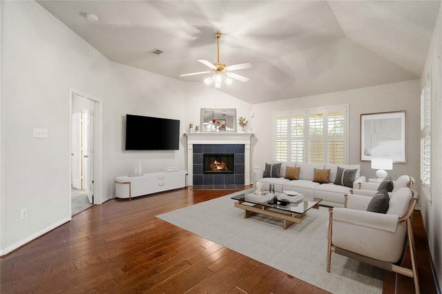 219 Spencer Landing E, La Porte, TX 77571