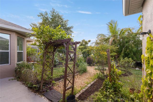 20261 RAVENS END DRIVE, Tampa, FL 33647