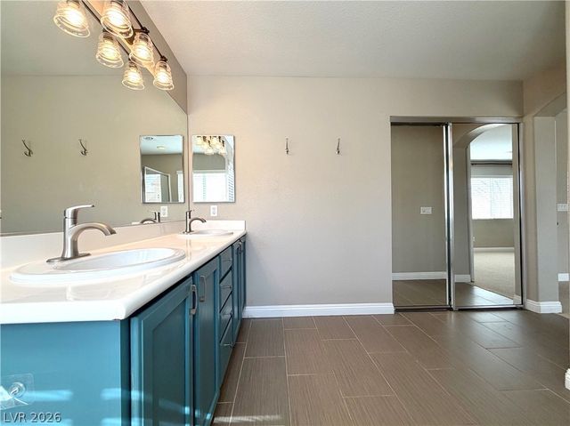 7919 Quiet Canyon Street, Las Vegas, NV 89113