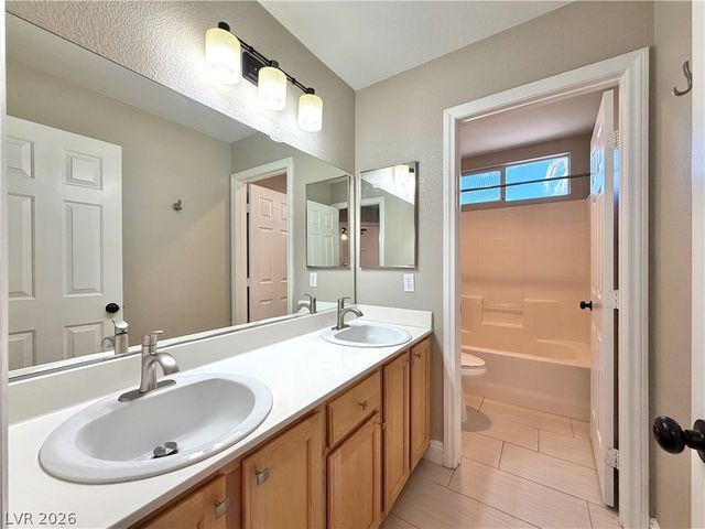 7919 Quiet Canyon Street, Las Vegas, NV 89113