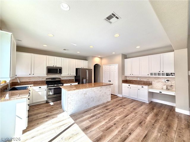7919 Quiet Canyon Street, Las Vegas, NV 89113
