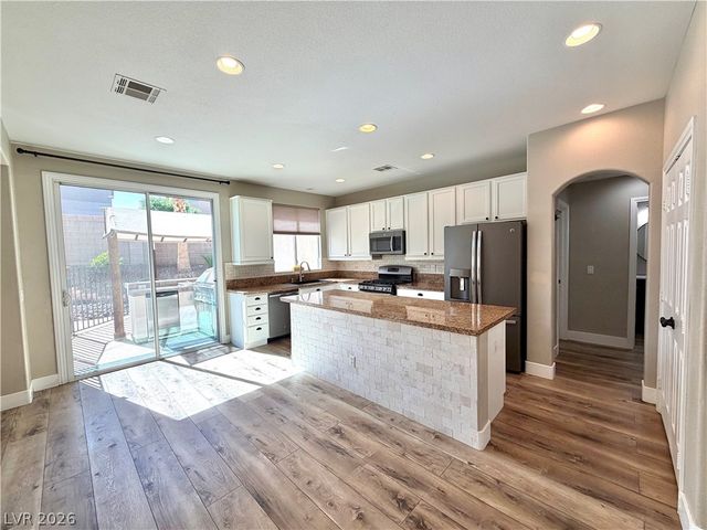 7919 Quiet Canyon Street, Las Vegas, NV 89113