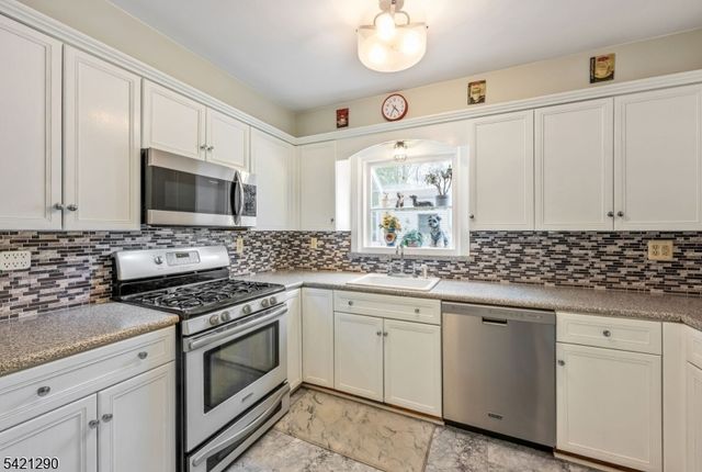 115 Claremont Ter, Wayne Twp., NJ 07470