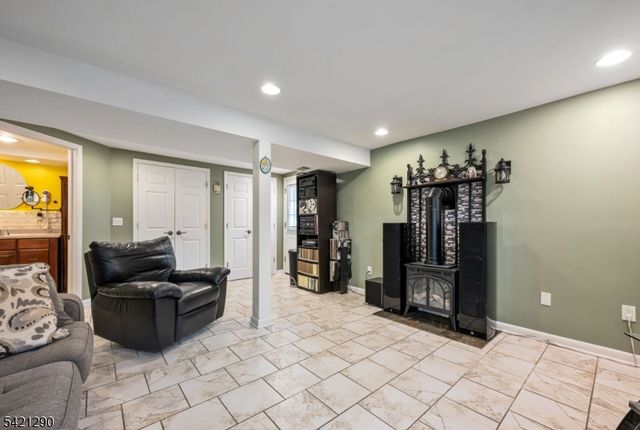 115 Claremont Ter, Wayne Twp., NJ 07470