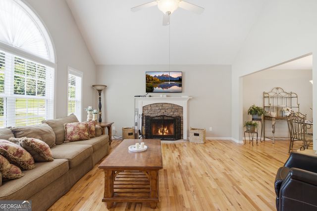 71 Hopkins Farm Drive, Adairsville, GA 30103