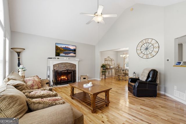 71 Hopkins Farm Drive, Adairsville, GA 30103