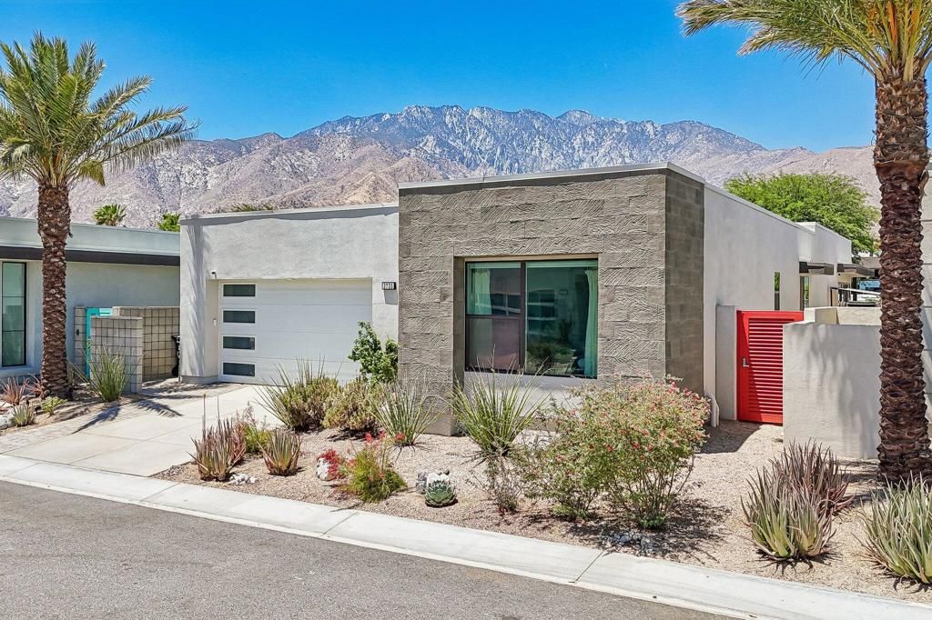 Image 2 of property listing at 3735 Taylor Drive, Palm Springs, CA 92262