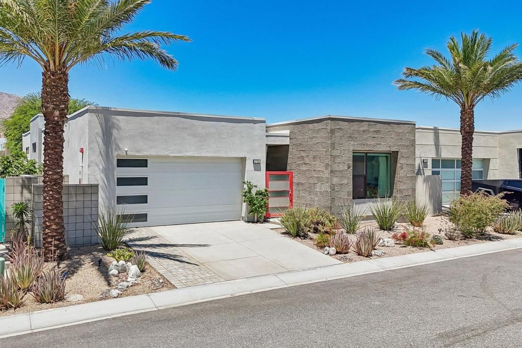 Image 3 of property listing at 3735 Taylor Drive, Palm Springs, CA 92262