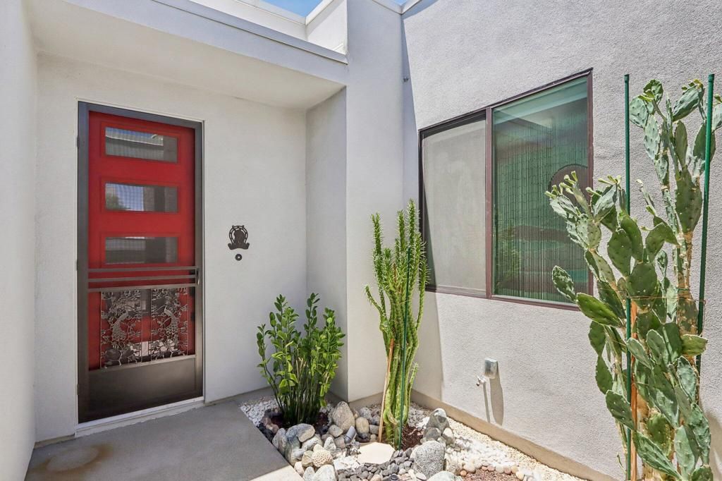 Image 4 of property listing at 3735 Taylor Drive, Palm Springs, CA 92262