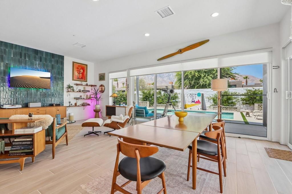Image 9 of property listing at 3735 Taylor Drive, Palm Springs, CA 92262