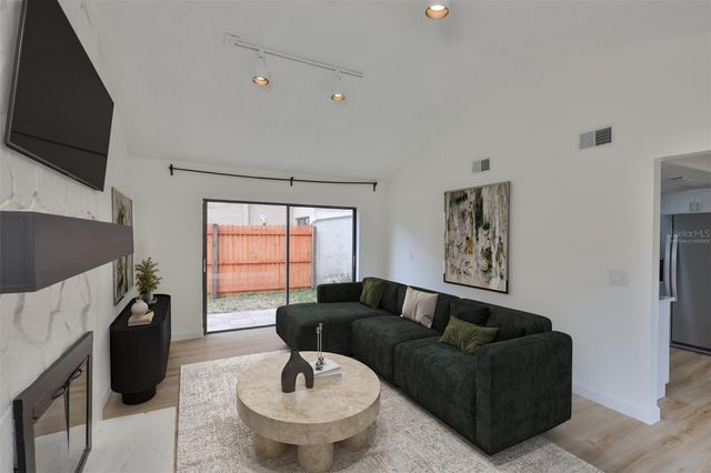 13703 SWEETWATER COVE PLACE, Tampa, FL 33613