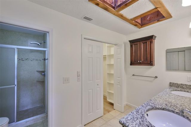 13703 SWEETWATER COVE PLACE, Tampa, FL 33613