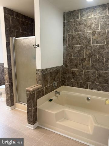 14 WOOD THRUSH AVE, Sicklerville, NJ 08081