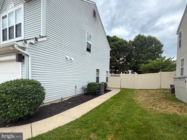 14 WOOD THRUSH AVE, Sicklerville, NJ 08081