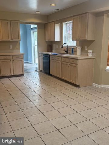 14 WOOD THRUSH AVE, Sicklerville, NJ 08081