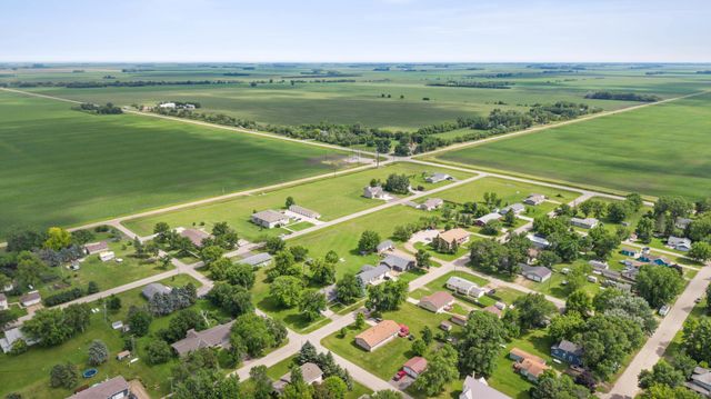 202 5th Street S, Fairmount, ND 58030