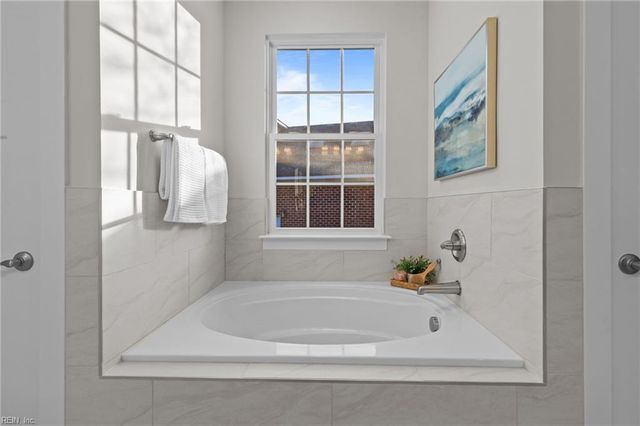 1920 Lancing Crest LN, Chesapeake, VA 23323