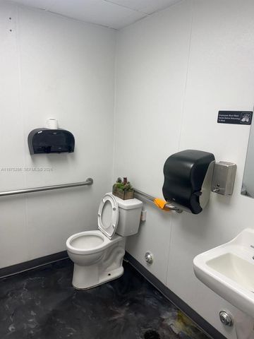 Confidential NW 67th Ave, Hialeah, FL 33015