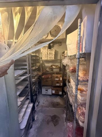 Confidential NW 67th Ave, Hialeah, FL 33015