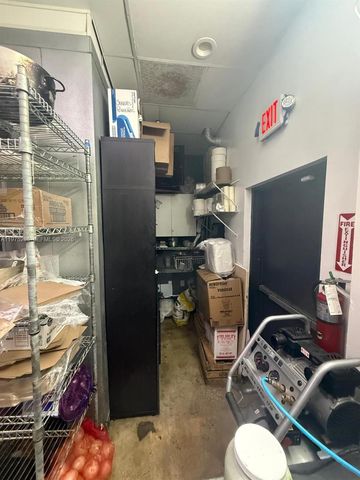 Confidential NW 67th Ave, Hialeah, FL 33015