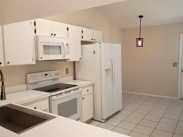 39650 US HIGHWAY 19 N 631, Tarpon Springs, FL 34689