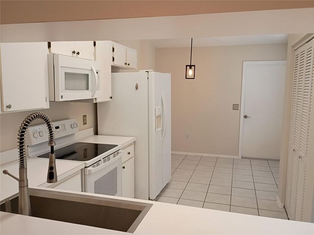 39650 US HIGHWAY 19 N 631, Tarpon Springs, FL 34689