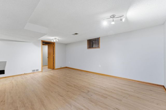 6048 Dupont Avenue S, Minneapolis, MN 55419