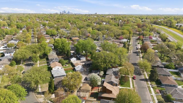 6048 Dupont Avenue S, Minneapolis, MN 55419