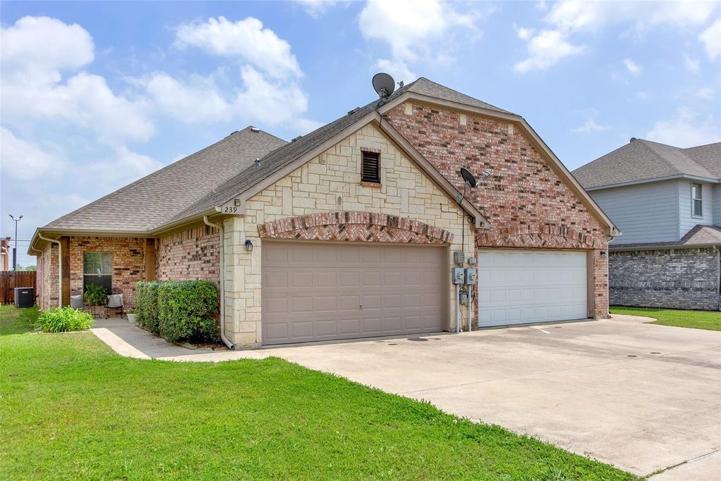239 Irick Court, Aubrey, TX 76227