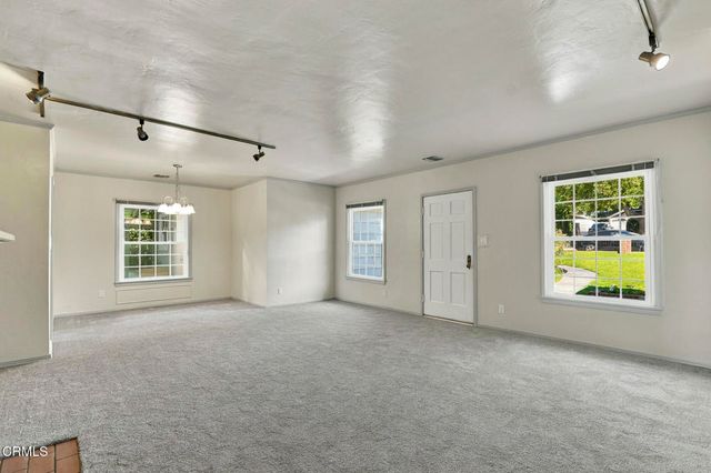822 Salisbury Road, La Canada Flintridge, CA 91011