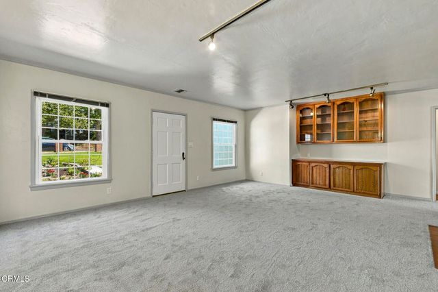 822 Salisbury Road, La Canada Flintridge, CA 91011