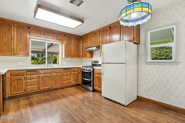 822 Salisbury Road, La Canada Flintridge, CA 91011