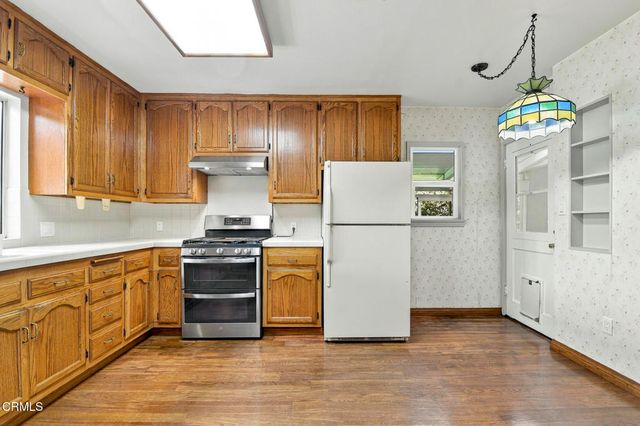 822 Salisbury Road, La Canada Flintridge, CA 91011