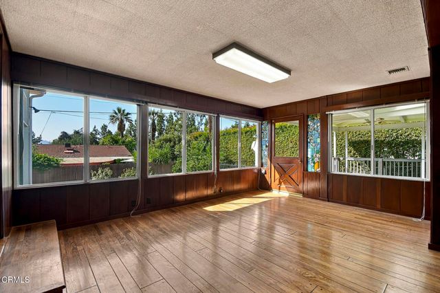 822 Salisbury Road, La Canada Flintridge, CA 91011