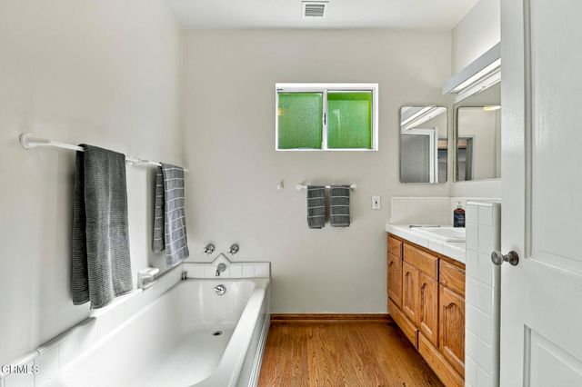 822 Salisbury Road, La Canada Flintridge, CA 91011