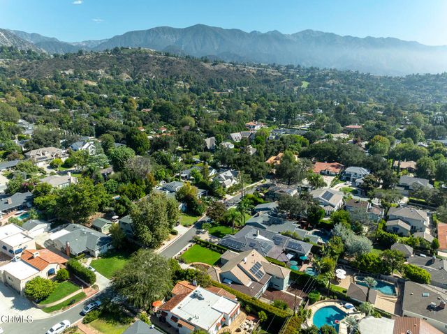 822 Salisbury Road, La Canada Flintridge, CA 91011
