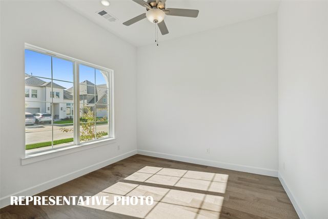 1833 Vetiver Glow Drive, Celina, TX 75009