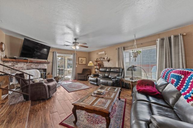 1004 11th St, Marysville, CA 95901