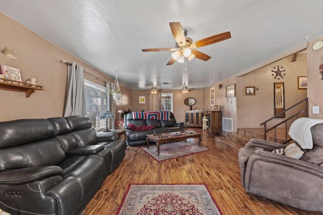 1004 11th St, Marysville, CA 95901