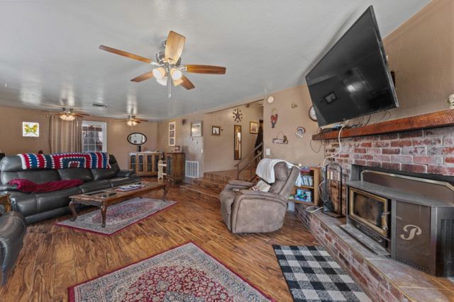 1004 11th St, Marysville, CA 95901