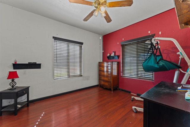 1004 11th St, Marysville, CA 95901