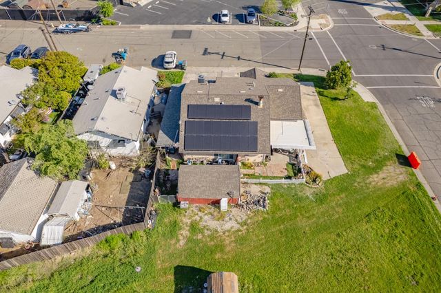 1004 11th St, Marysville, CA 95901