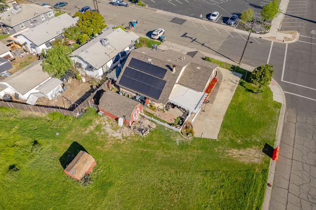 1004 11th St, Marysville, CA 95901