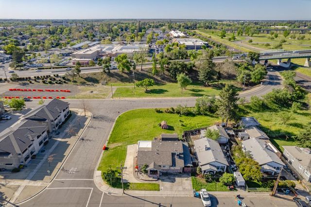 1004 11th St, Marysville, CA 95901