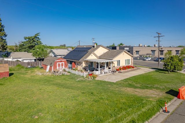 1004 11th St, Marysville, CA 95901